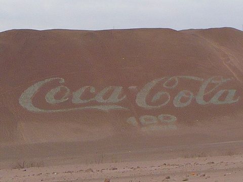 Логотип «Coca-Cola» - достопримечательность видимая из космоса